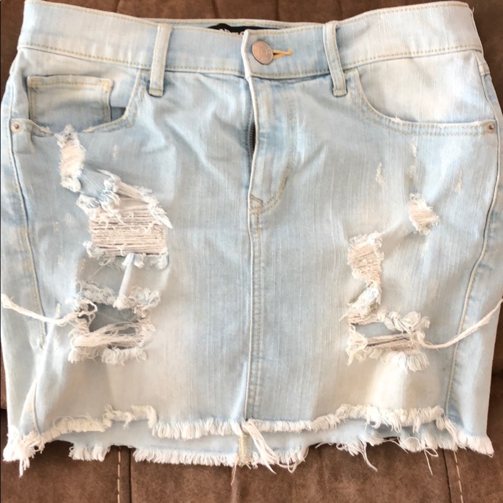 Express size 2 faded jean skirt!